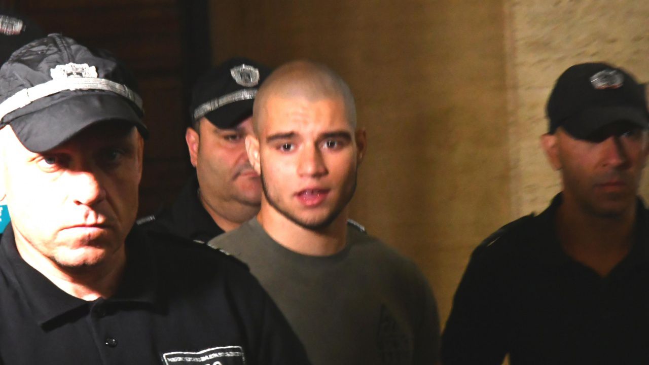 Прокурорският син запалил одеяло в ареста, набил съкилийник