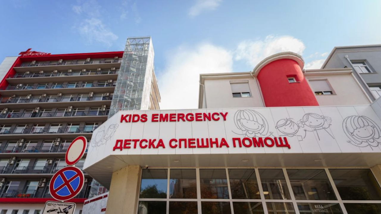 Детето, прегазено от трактор на плаж, е в стабилно състояние