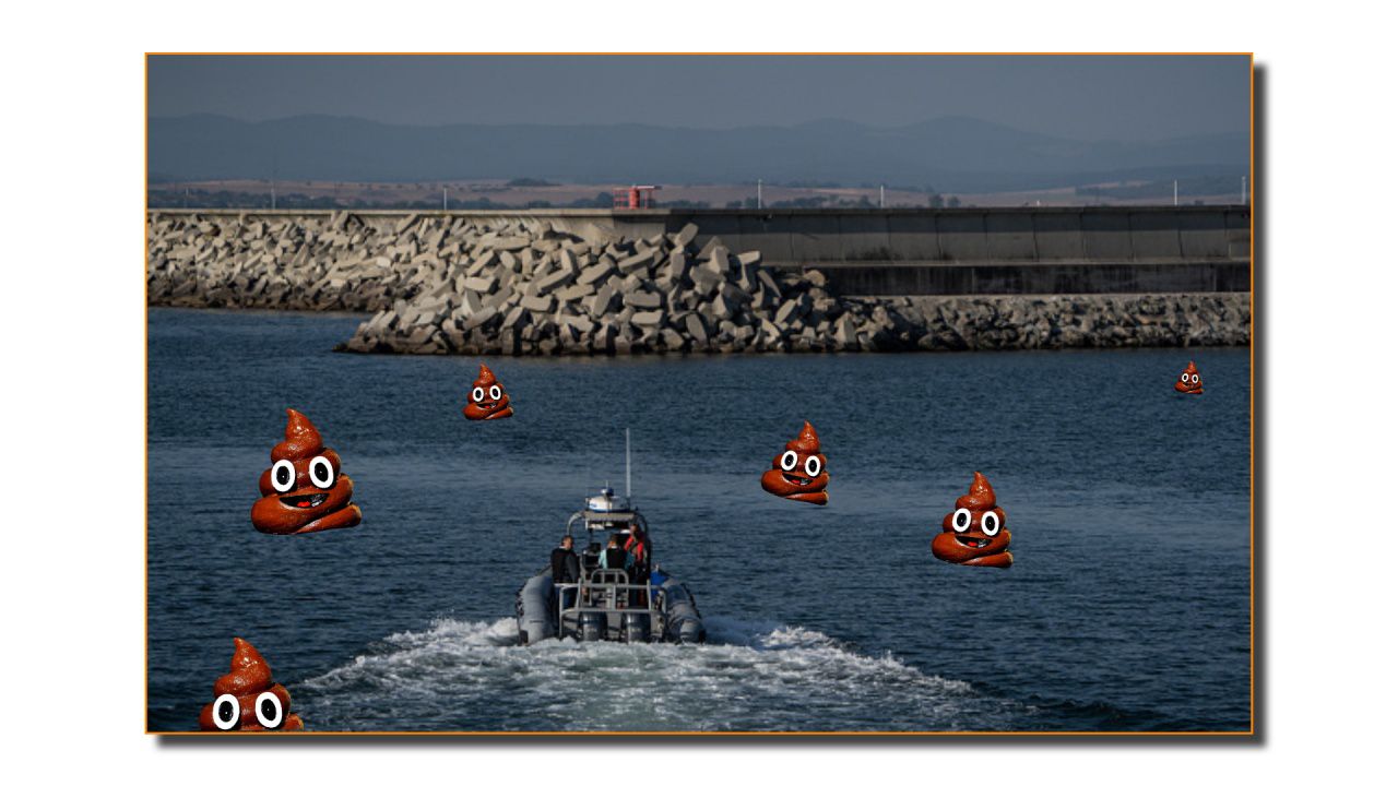 В морето май пак плува кафяво, но важното е да сме живи и здрави