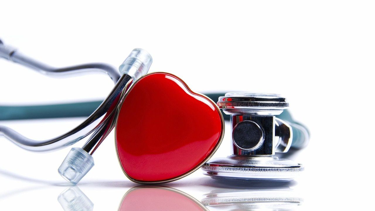 Лекари даряват кръв за свои пациенти