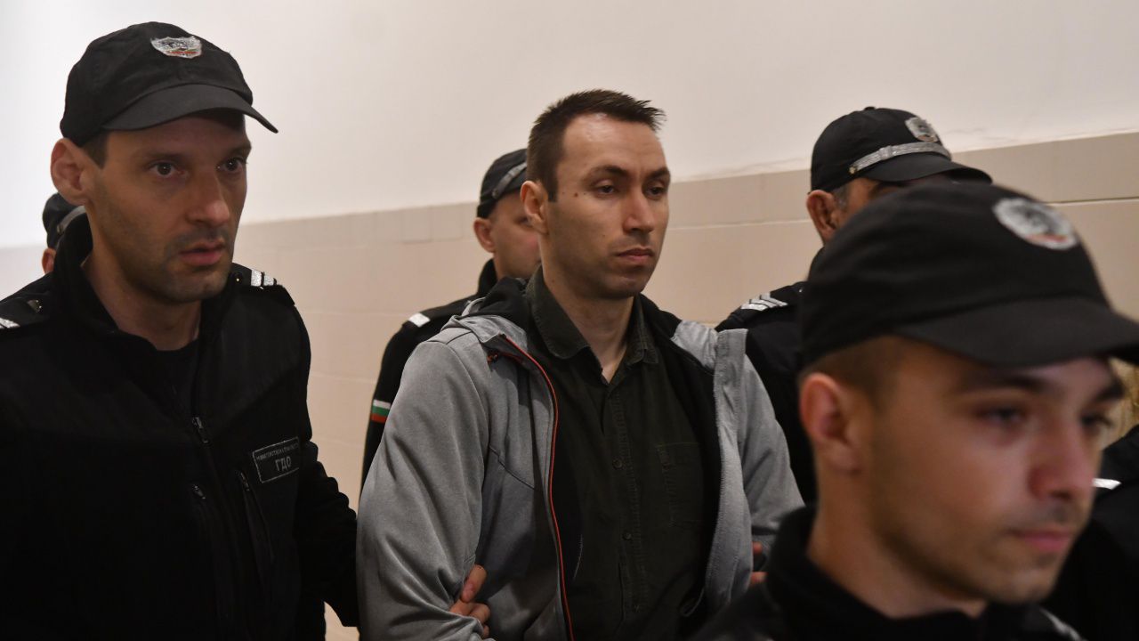 Експертиза: Орлин душил с ръце Евгения, преди да омотае главата ѝ със стреч фолио