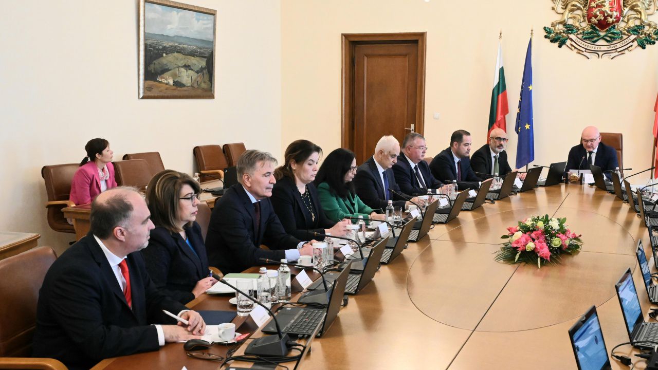 МС официално отмени решението за създаването на частна детска болница