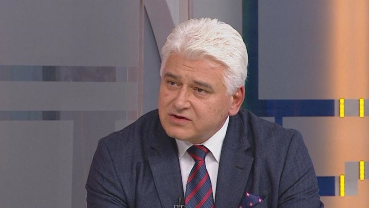 Проф. Пламен Киров пред novini.bg: Машинното гласуване в неделя зависи от Министерството на е-управлението