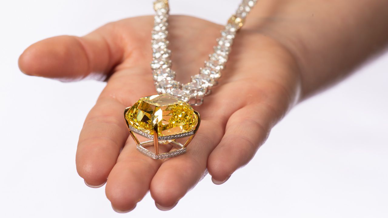 Швейцария забранява вноса на руски диаманти