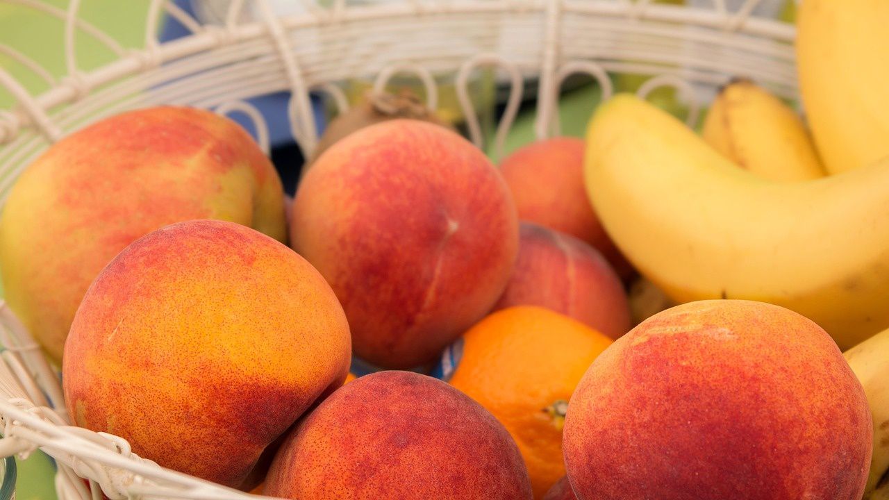 Хърватия върна сръбски праскови заради високо съдържание на пестицида хлорпирифос