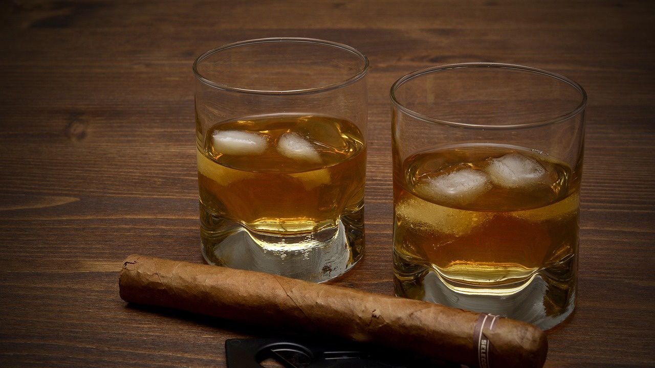 Защо най-често посягаме към чашката?