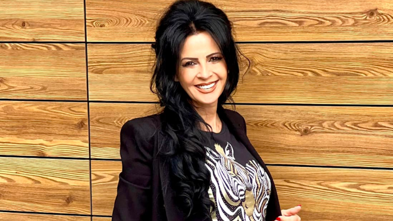 Наша известна 50-годишна певица е бременна!