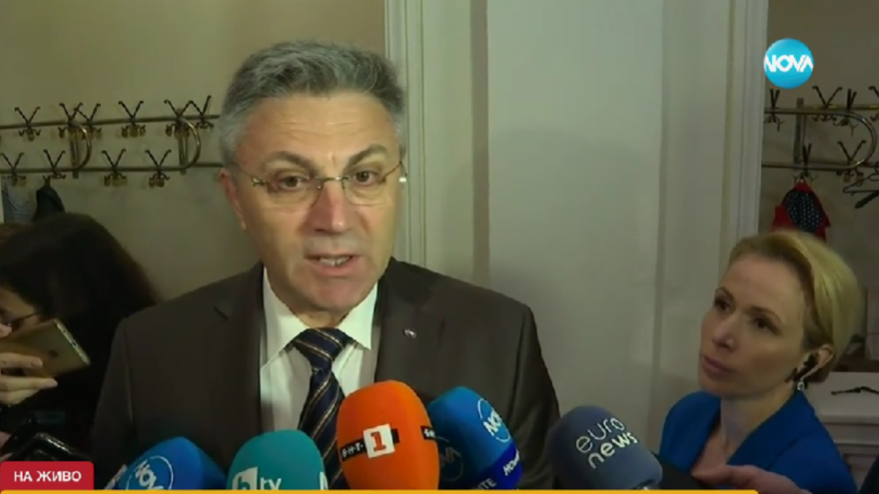 Мустафа Карадайъ отсече: Наблюдаваме война между институциите