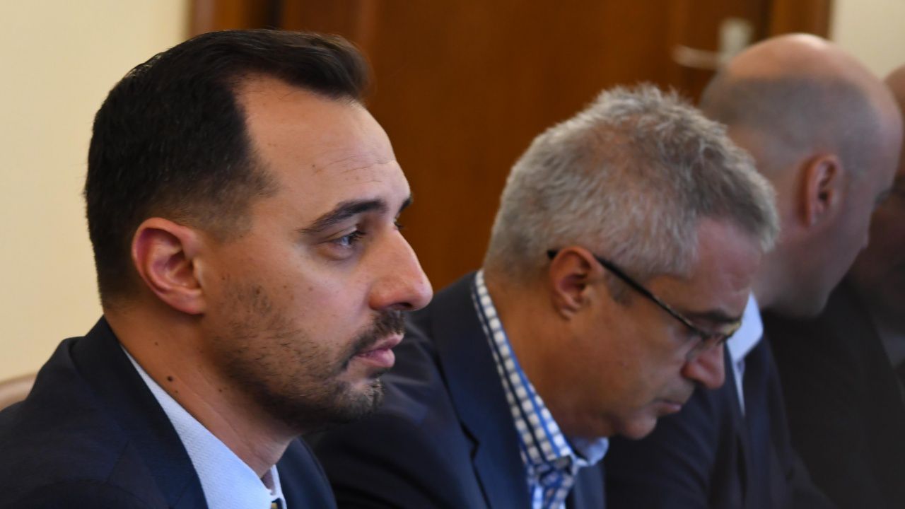 Икономическият министър увери депутатите, че са предприети мерки за сигурността на военно-промишления комплекс