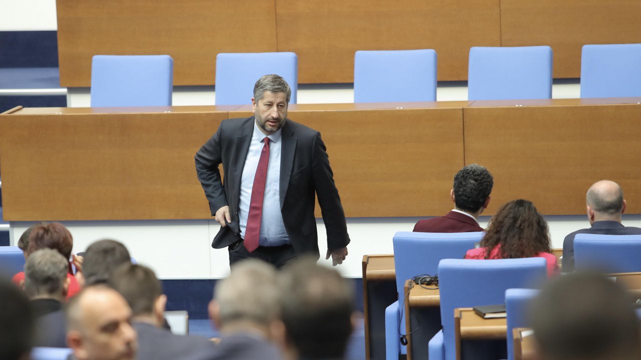 Брегов: Преувеличава се с недостатъците на Конституцията