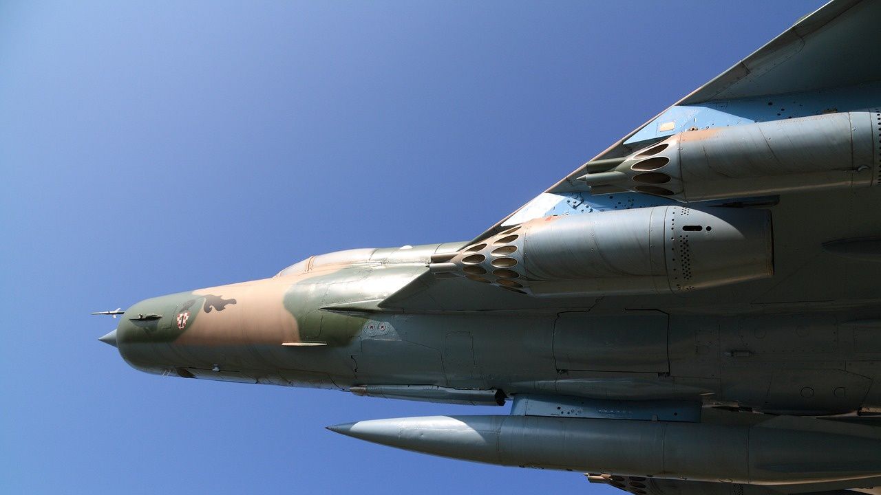 Руски МиГ-31 ескортира норвежки патрулен самолет над Баренцово море
