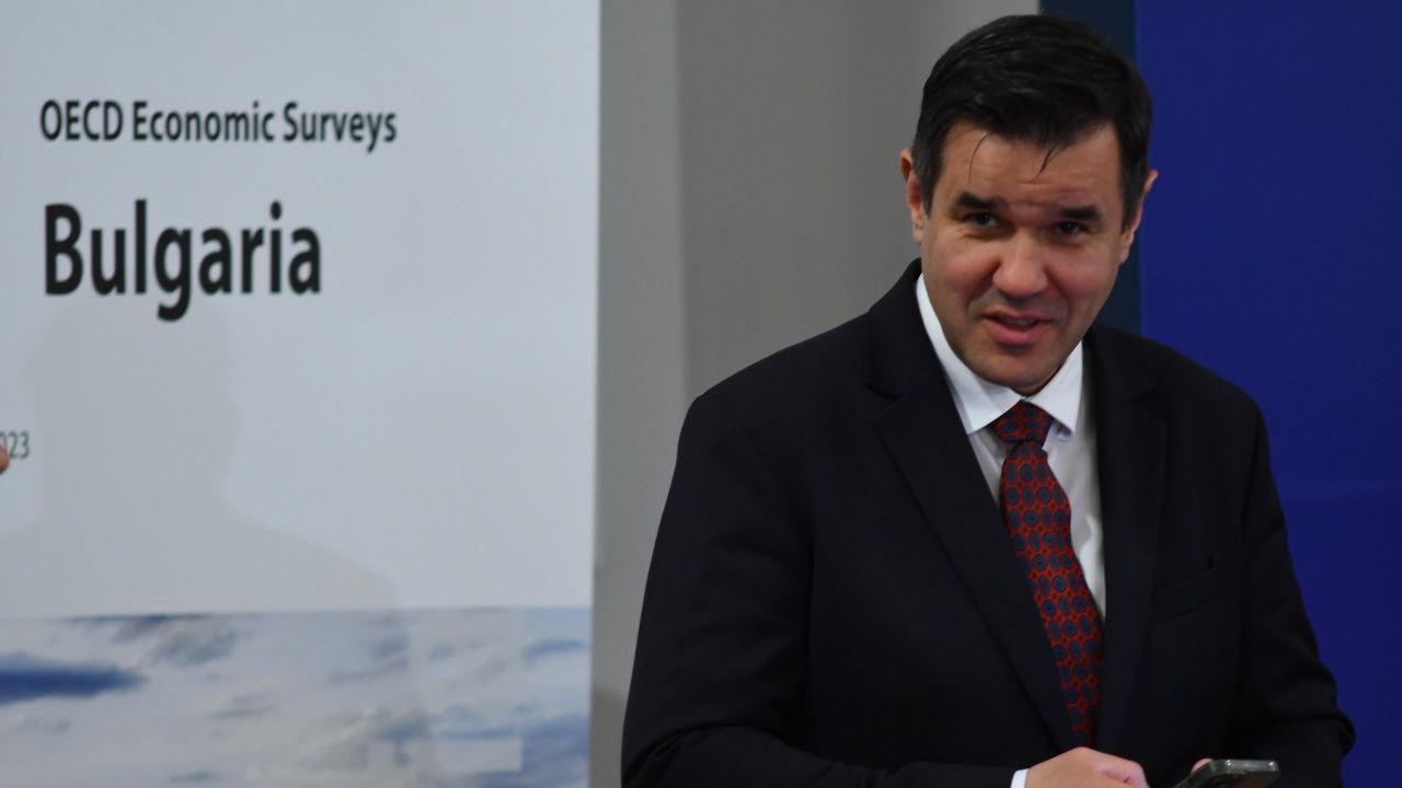 Министър Стоянов за забраната за внос на украински храни: Може да действа само ден