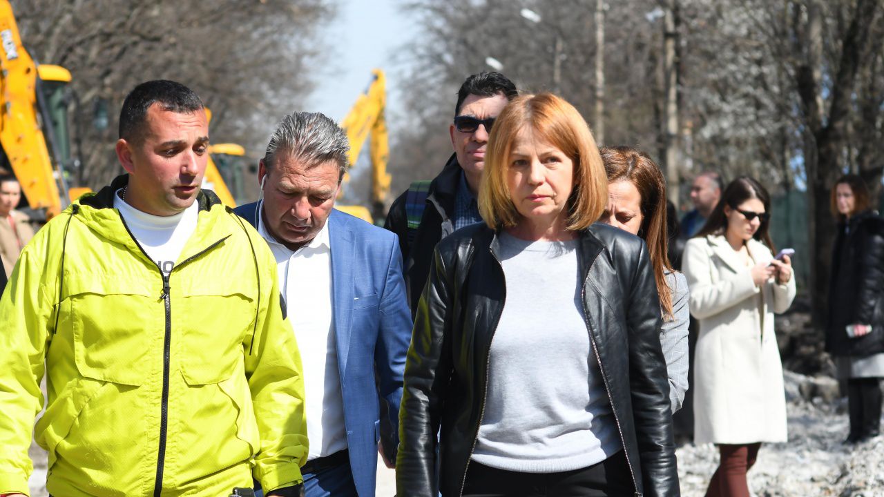 Фандъкова напомни на районните кметове, че е време за косене в районите