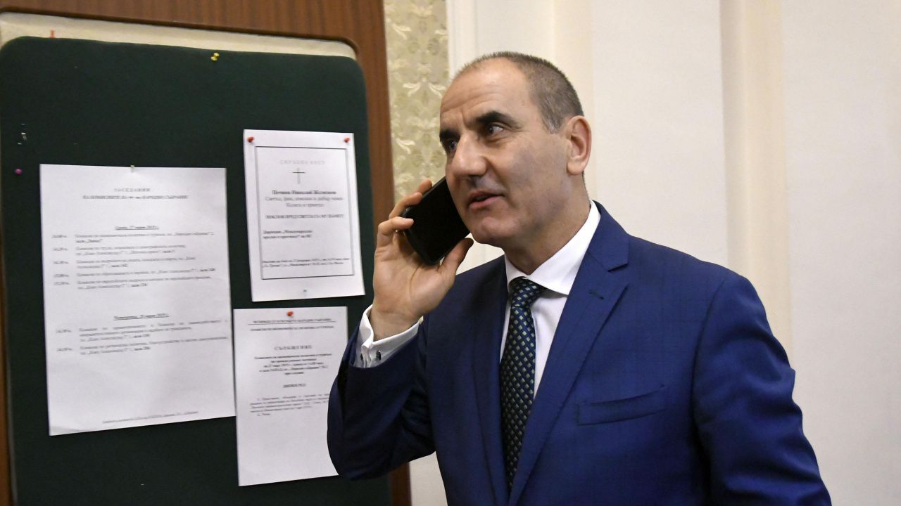 Цветан Цветанов за нарязаното момиче: Поредно посегателство, заметено под килима