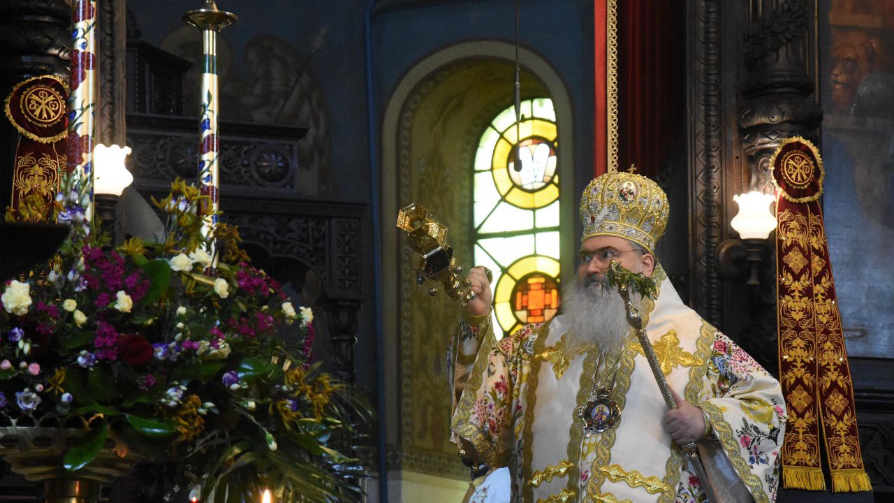 Варненци ще получат благодатния огън, съхраняван от миналата година