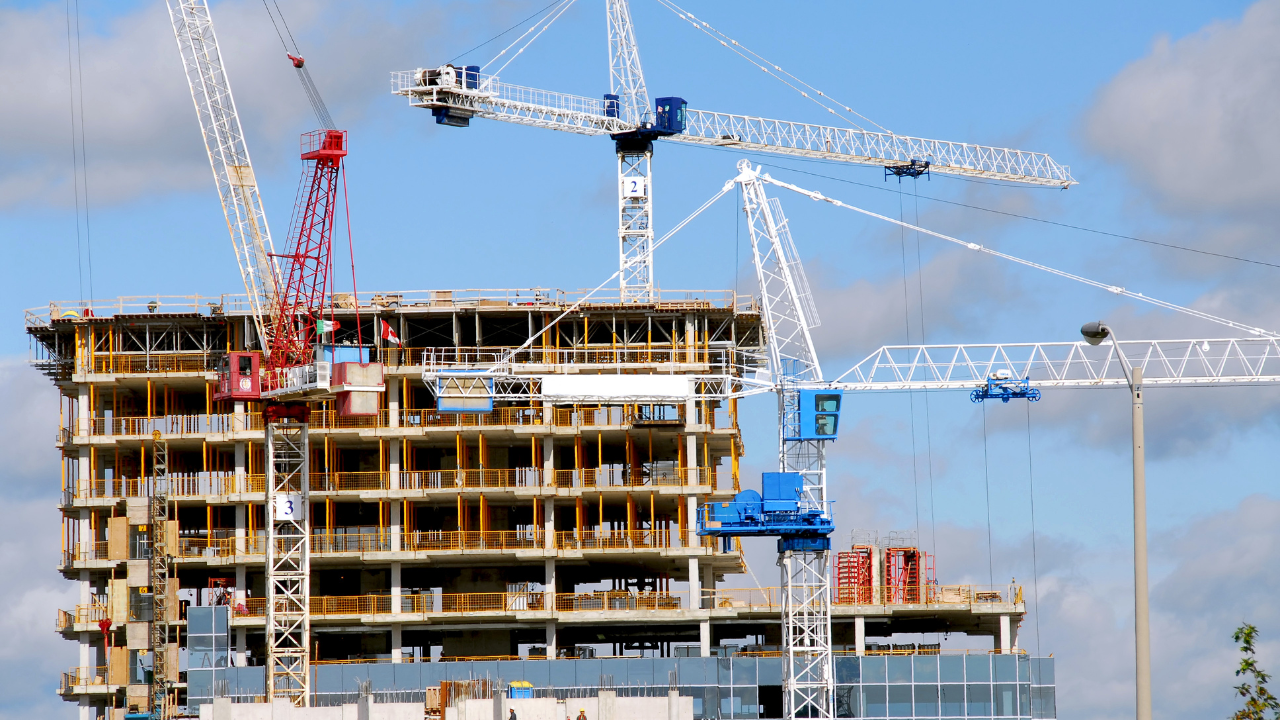 Колко по-скъпо е строителството на нови жилищни сгради