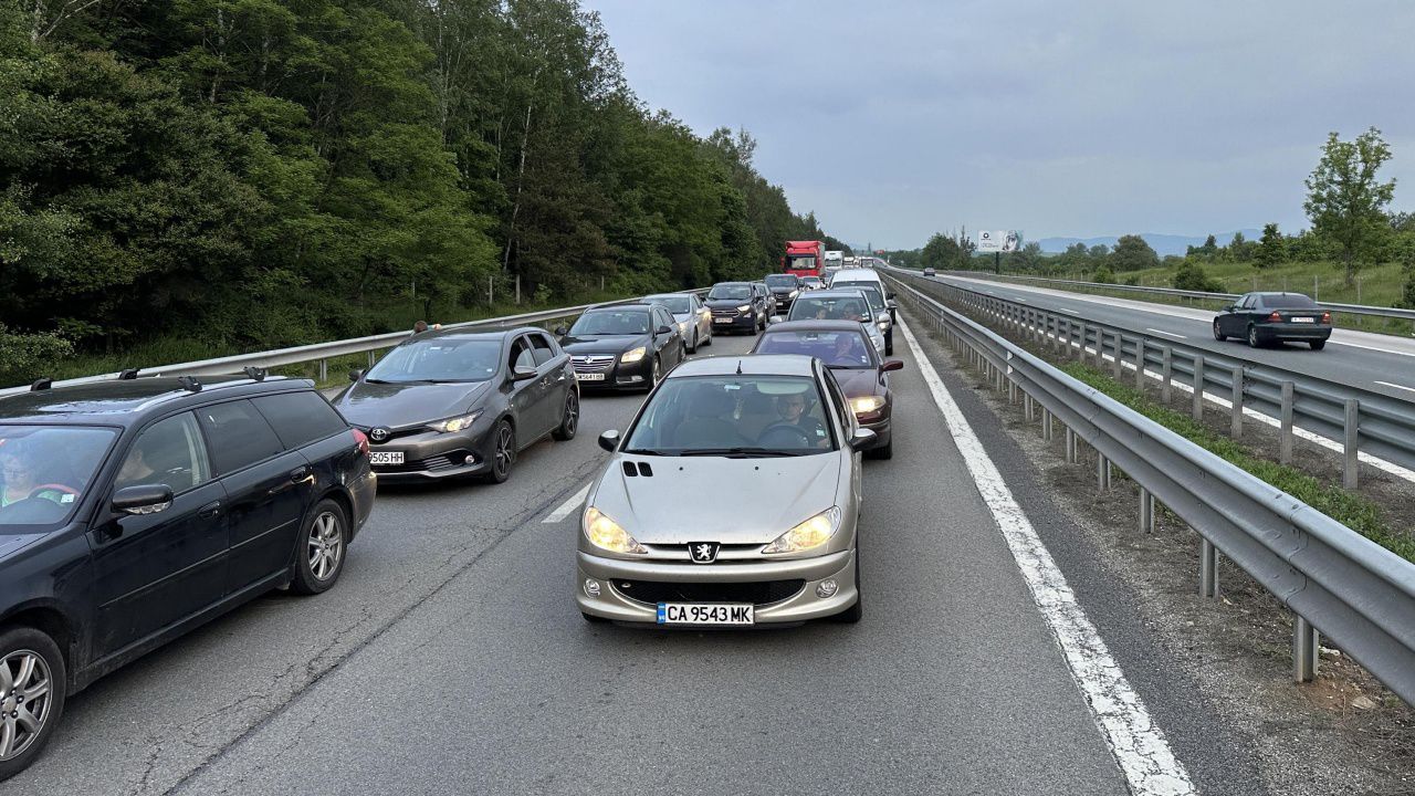 Ограничават движението в платното при 67-и км на АМ "Тракия"