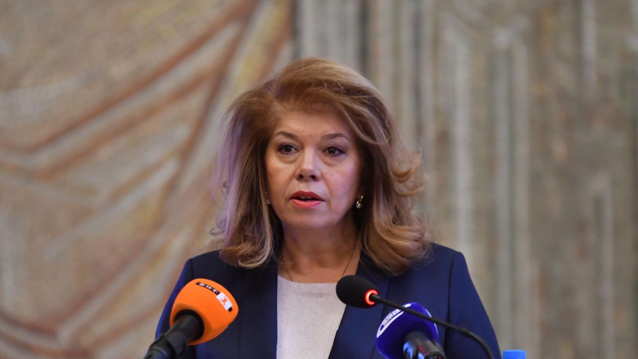 Илияна Йотова: Асен Василев се опитва да отклони вниманието от себе си