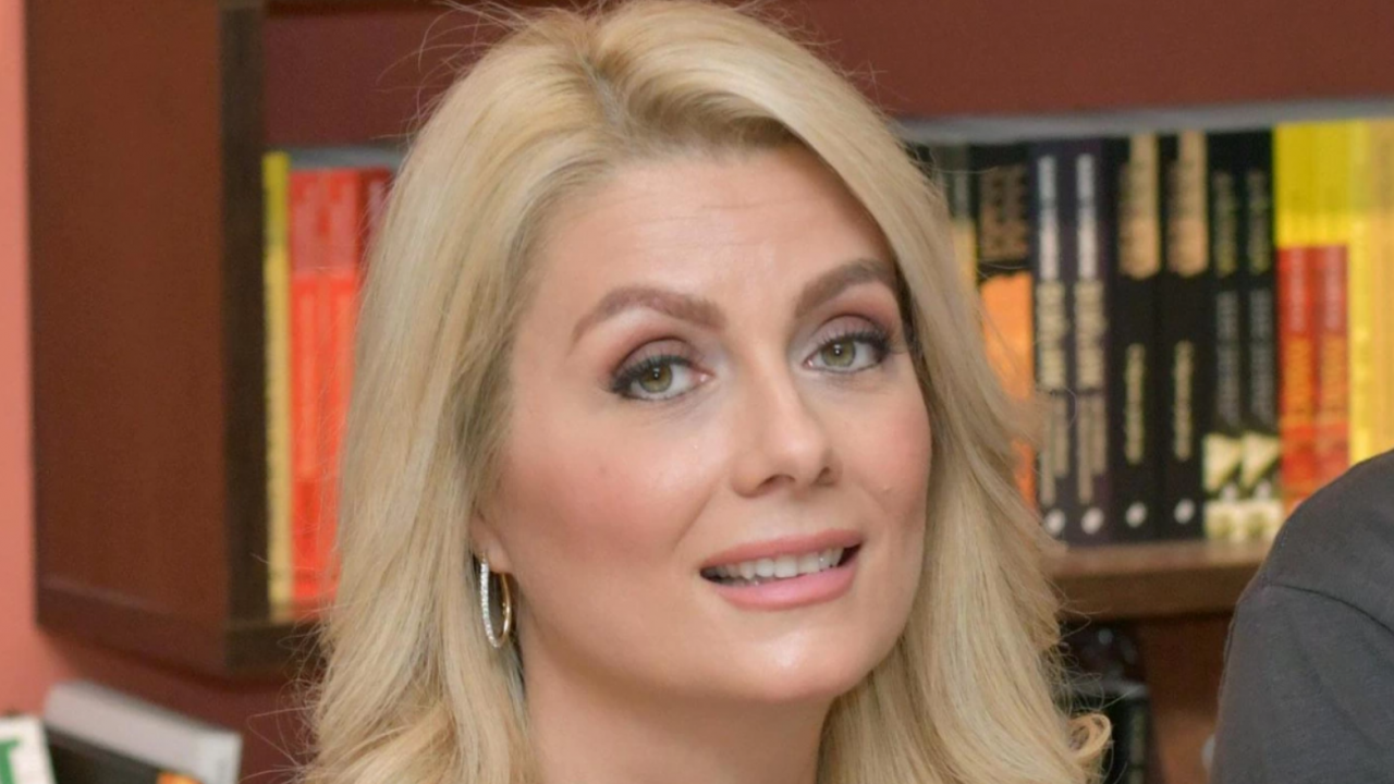 Венета Райкова с нов мъж до себе си