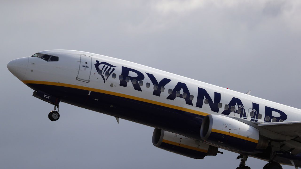 Съмнения за руско заглушаване: Полети докладват смущения и над България