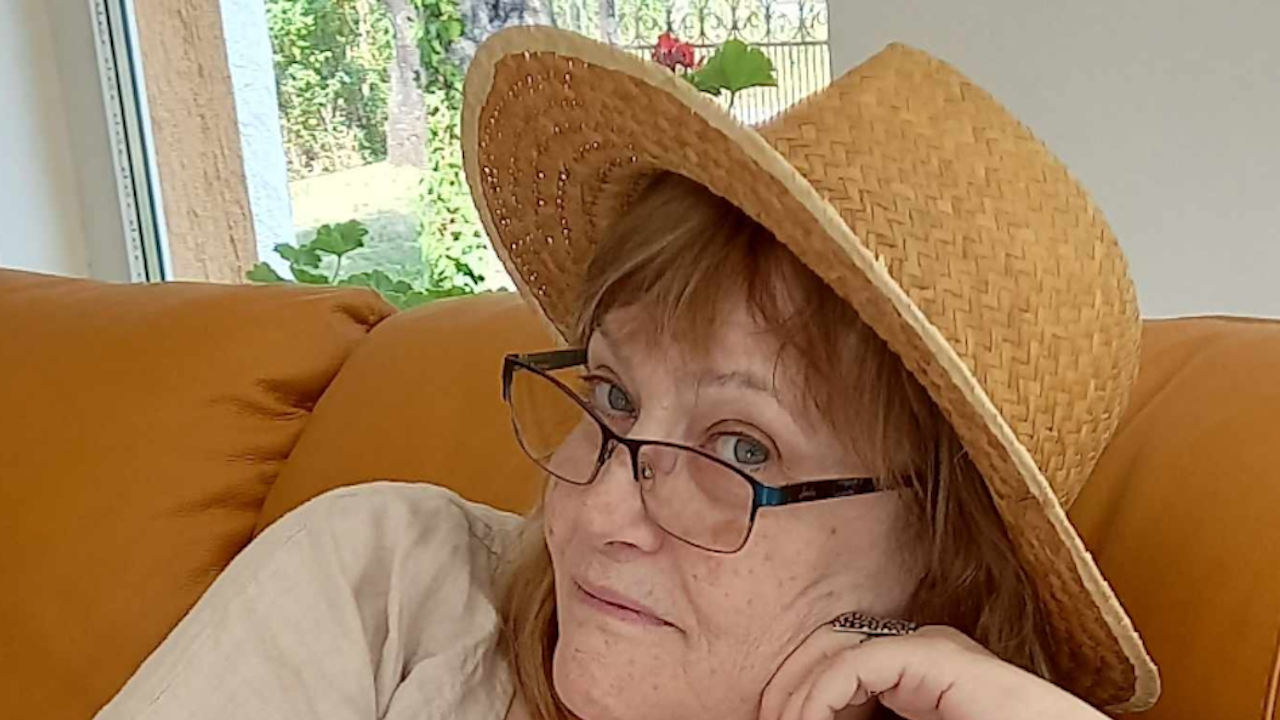 Поетесата Маргарита Петкова: Ето къде се връщаме - на Вавилонската кула - защо не говорим на един език?