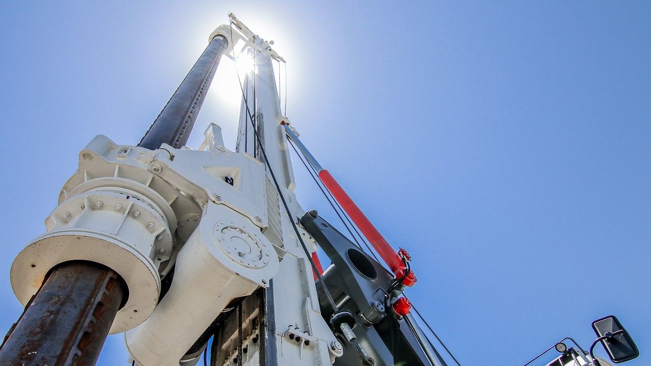 Петролът на ОПЕК доближава 85 долара за барел