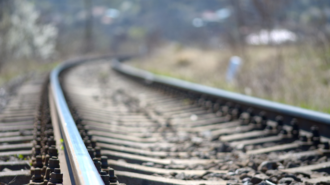 Изграждането на жп линия между РС Македония, България и Албания не е лесна задача