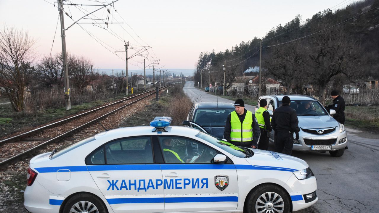 Спецакция срещу разпространението на наркотици в Струмяни