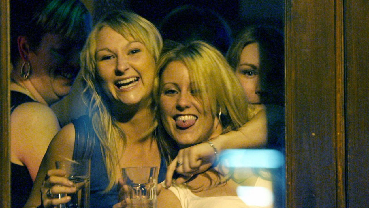 Изследване: Младите хора намалили употребата на алкохол по време на пандемията и след нея