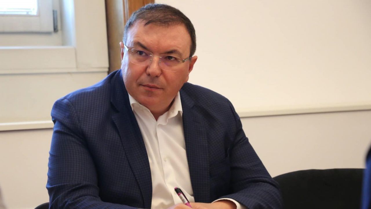 Проф. Ангелов: Общинските болници са били излъгани