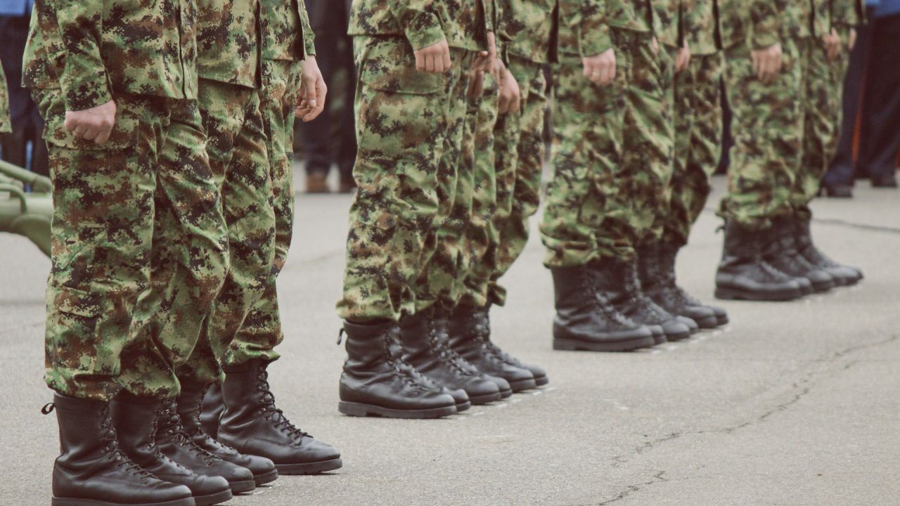 Задължителна военна служба отново е на дневен ред в Сърбия