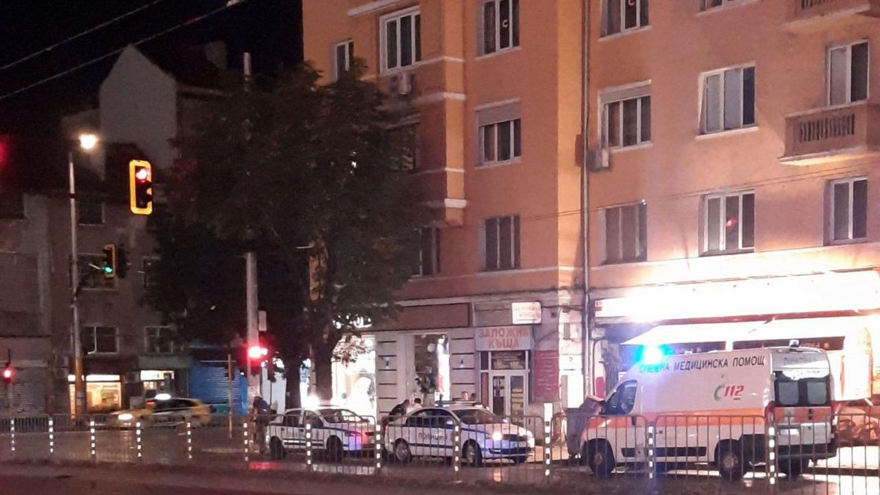 Жена почина, след като падна по стълбите