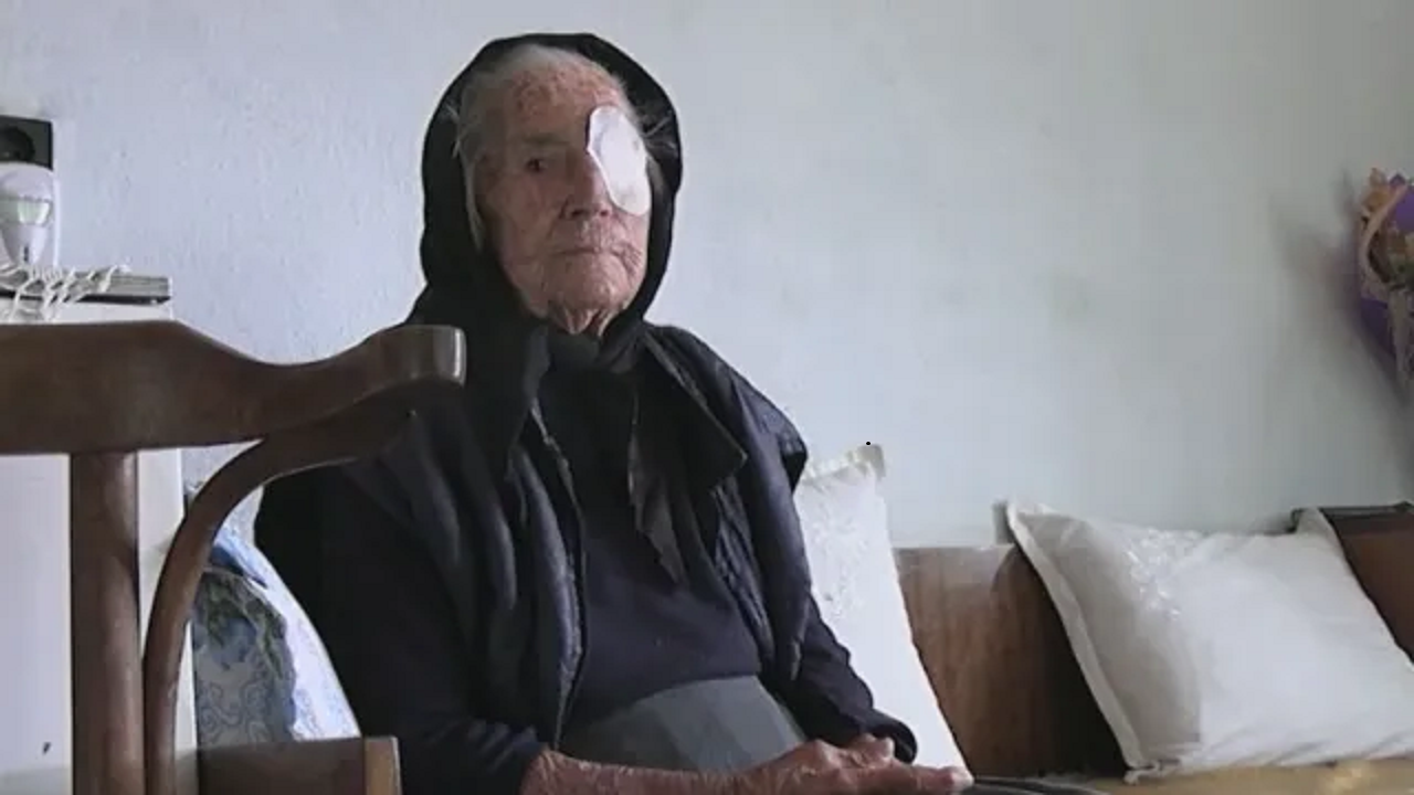 Не племенница, а внучка пребила 103-годишната жена в Дамяница