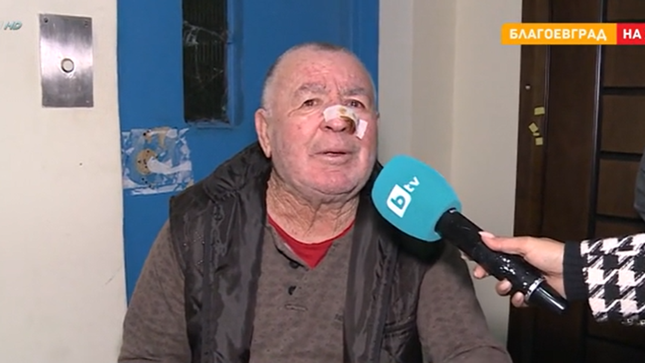 Мъж в инвалидна количка 4 г. не е излизал от дома си заради приобщен от съседи коридор