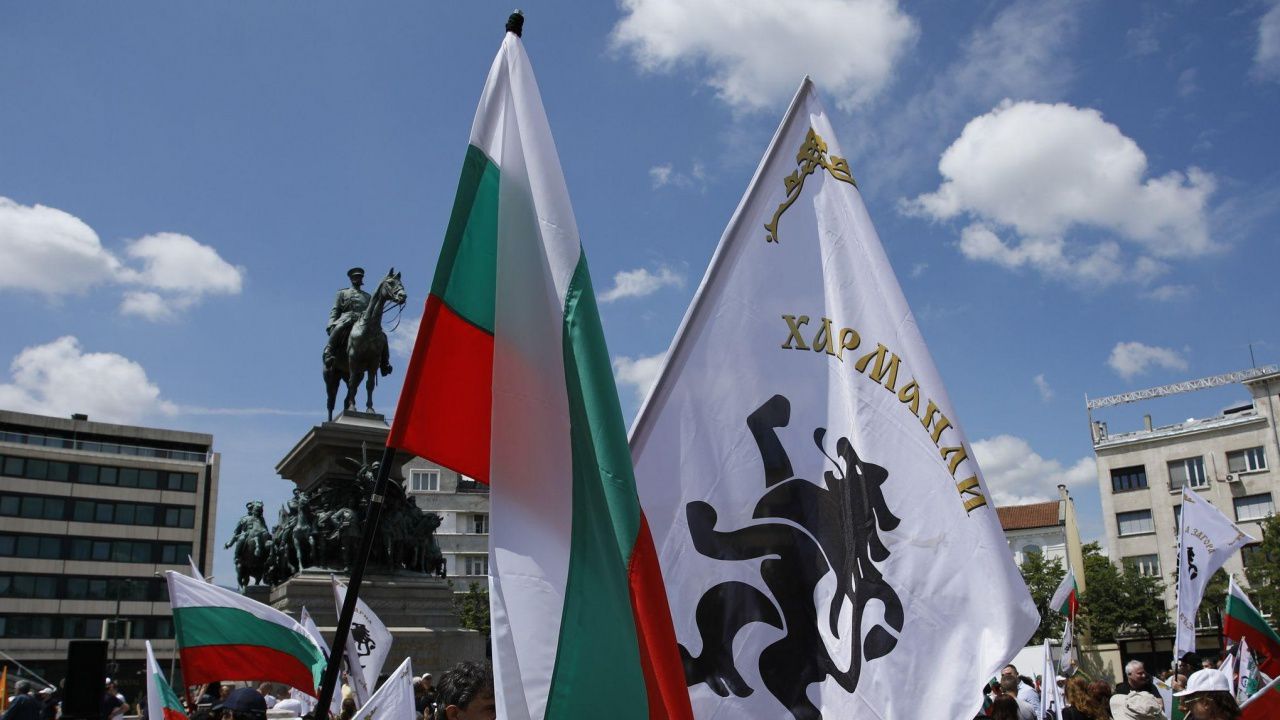 Докъде ще стигне конфликтът с "Възраждане"?