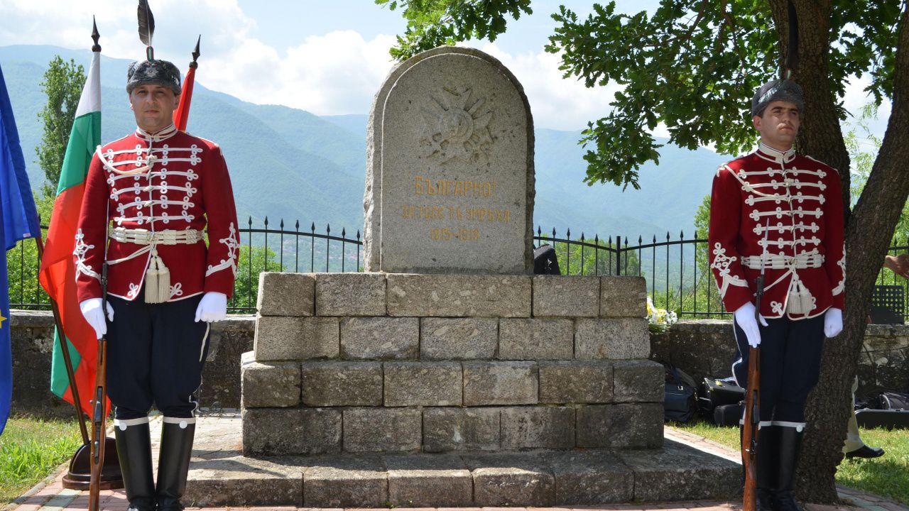 Паметта на воините, погребани край Ново село в РСМ, беше почетена в отсъствието на Милен Врабевски и Андрей Ковачев