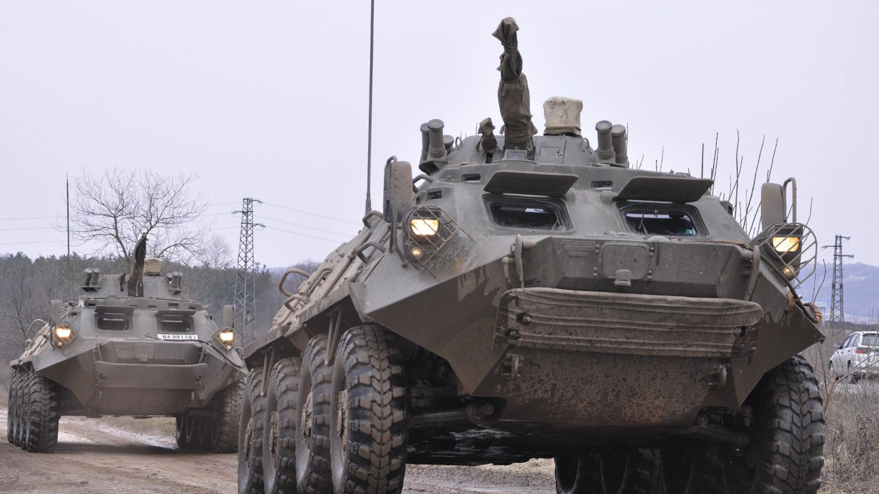 Комисията по отбрана отхвърли ветото на Радев за БТР-ите