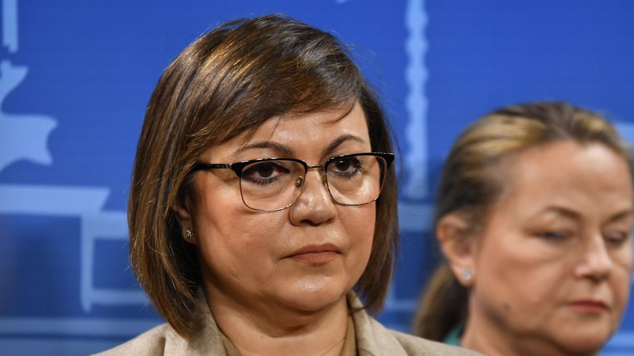 Нинова: Радев бави втория мандат, за да продължи да управлява