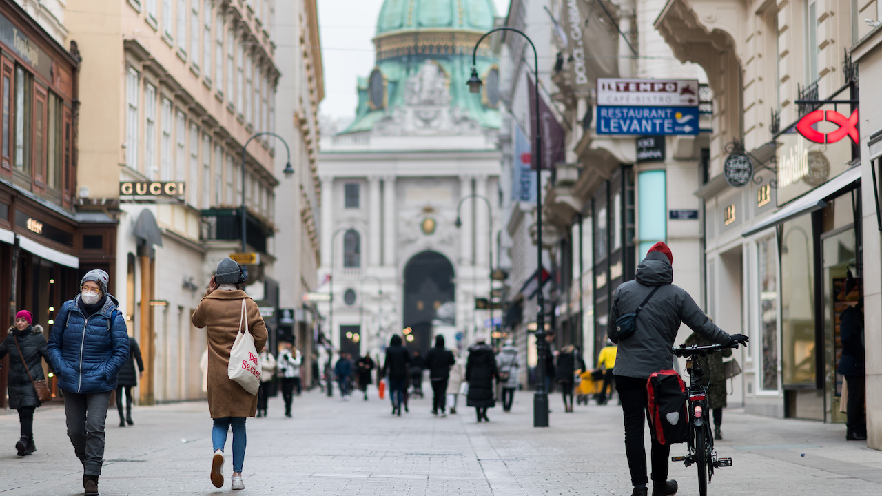 Георги Тошев и Стилиян Петров ще се опитат да убедят наши сънародници от Виена да се завърнат у нас