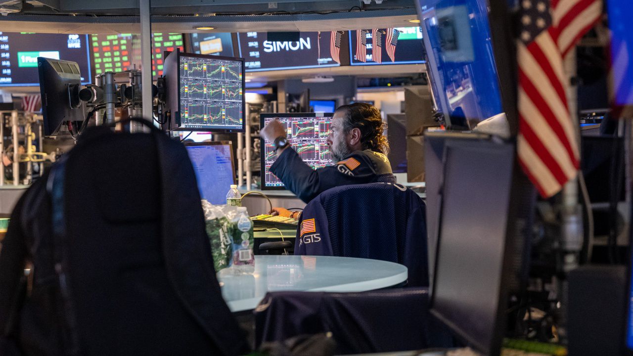 Уолстрийт откри с понижение