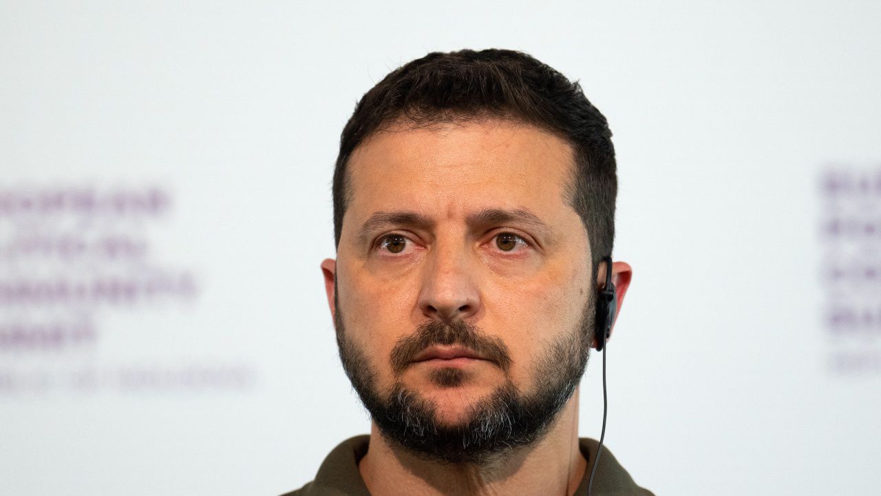 Зеленски посети район на фронтовата линия в Източна Украйна