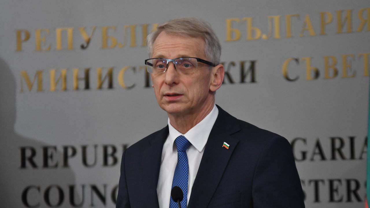 Депутатите гласуват оставката на премиера Николай Денков