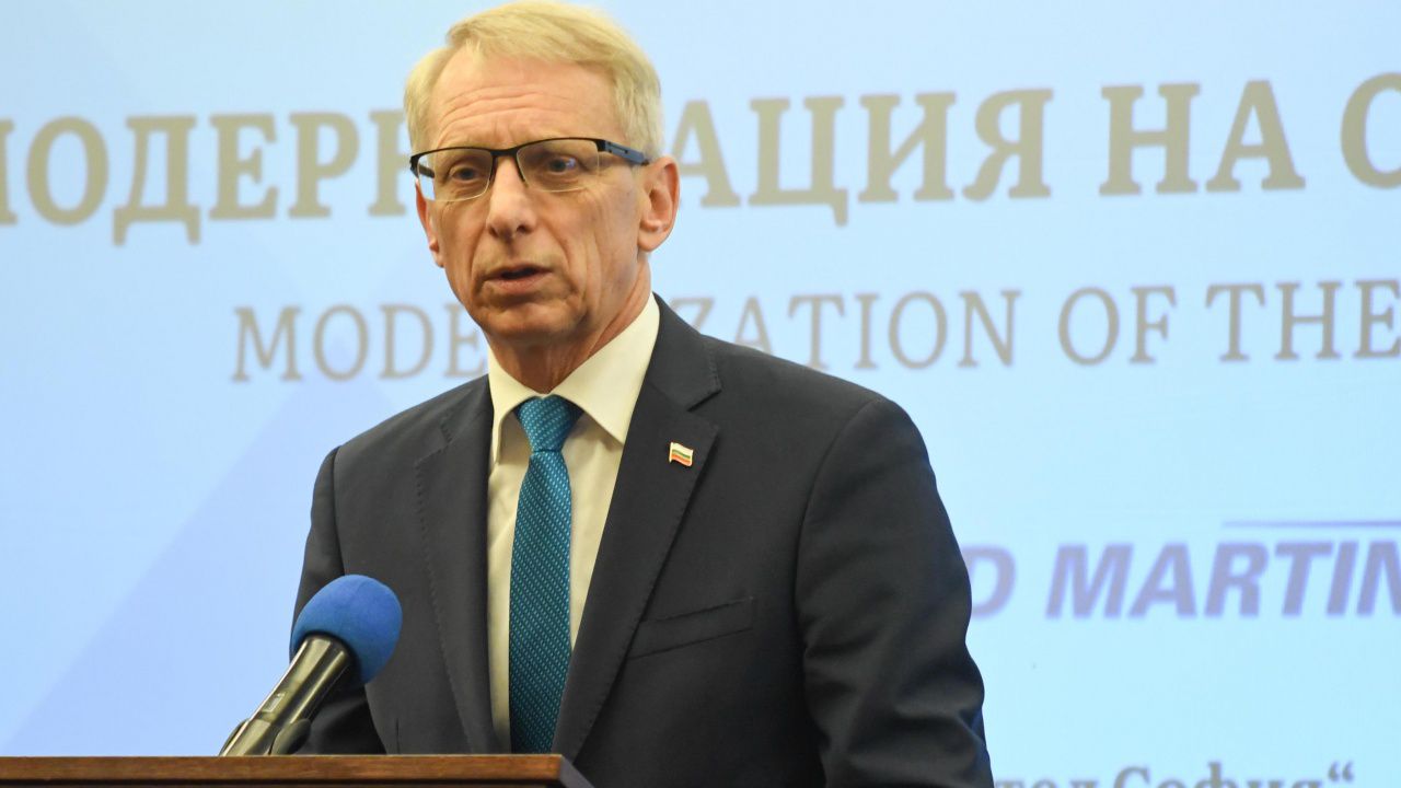 Премиерът Денков: В кабинета работим много добре, министрите са мотивирани и всеки си върши работата