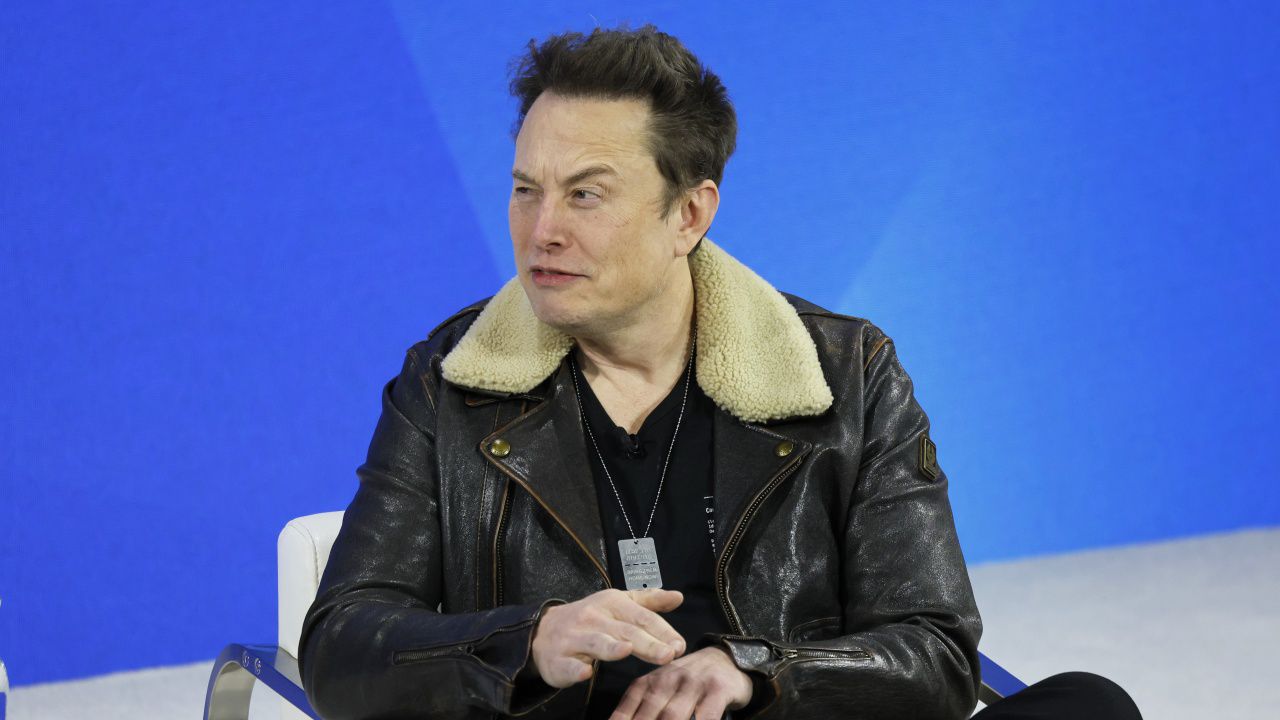 "Абсолютният защитник на свободата на словото" Мъск банва журналисти, които го критикуват