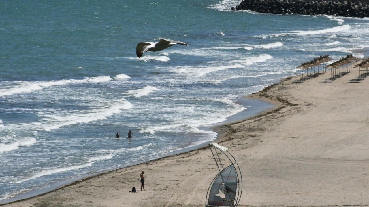 Отпадат ограниченията за къпане в морето край Кранево