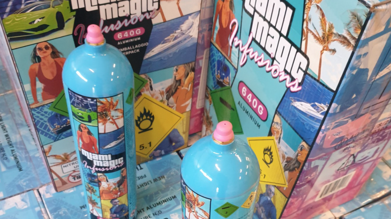 Откриха близо 10 000 флакона и 30 000 капсули райски газ в склад в Пловдив