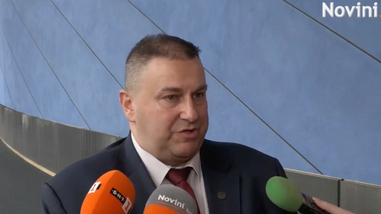 Емил Радев се надява на "дребно" изключение, дори да не достигнем критериите за еврозоната
