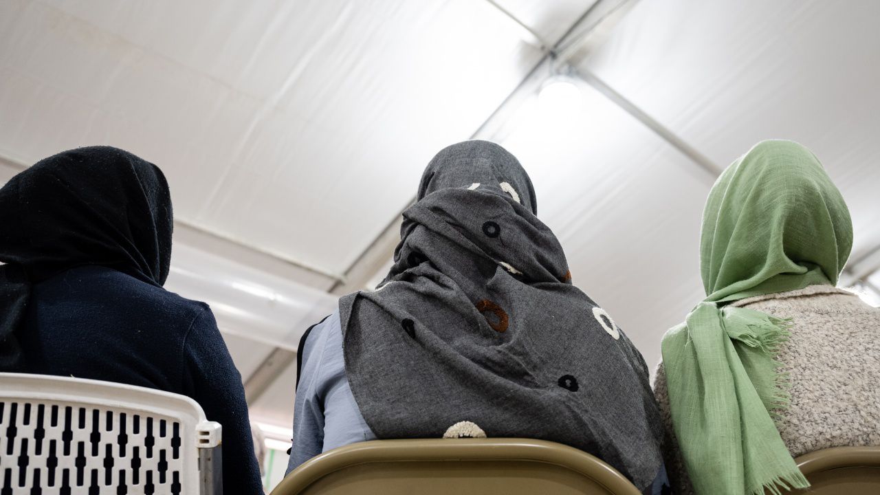 Афганистанските университети са готови отново да приемат жени