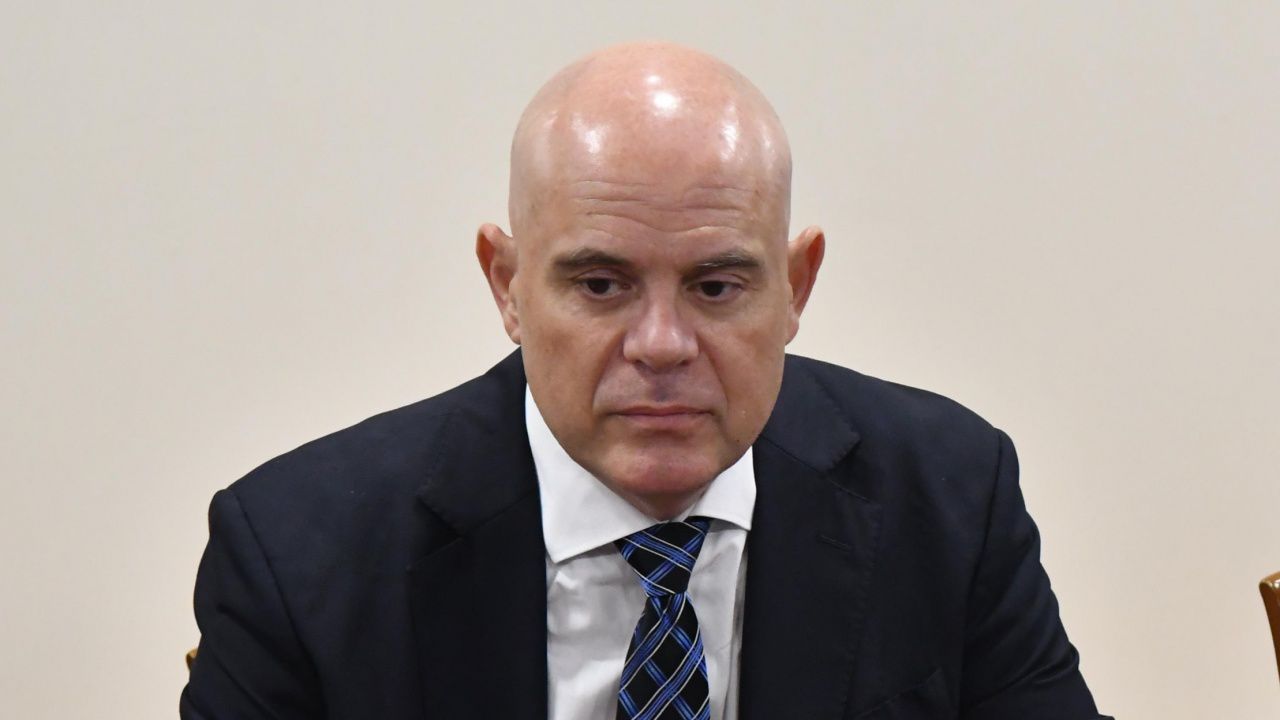 Пленумът на ВСС отказа да отложи дебатите за отстраняването на Гешев, той оспорва второто искане за предсрочно прекратяване на мандата му