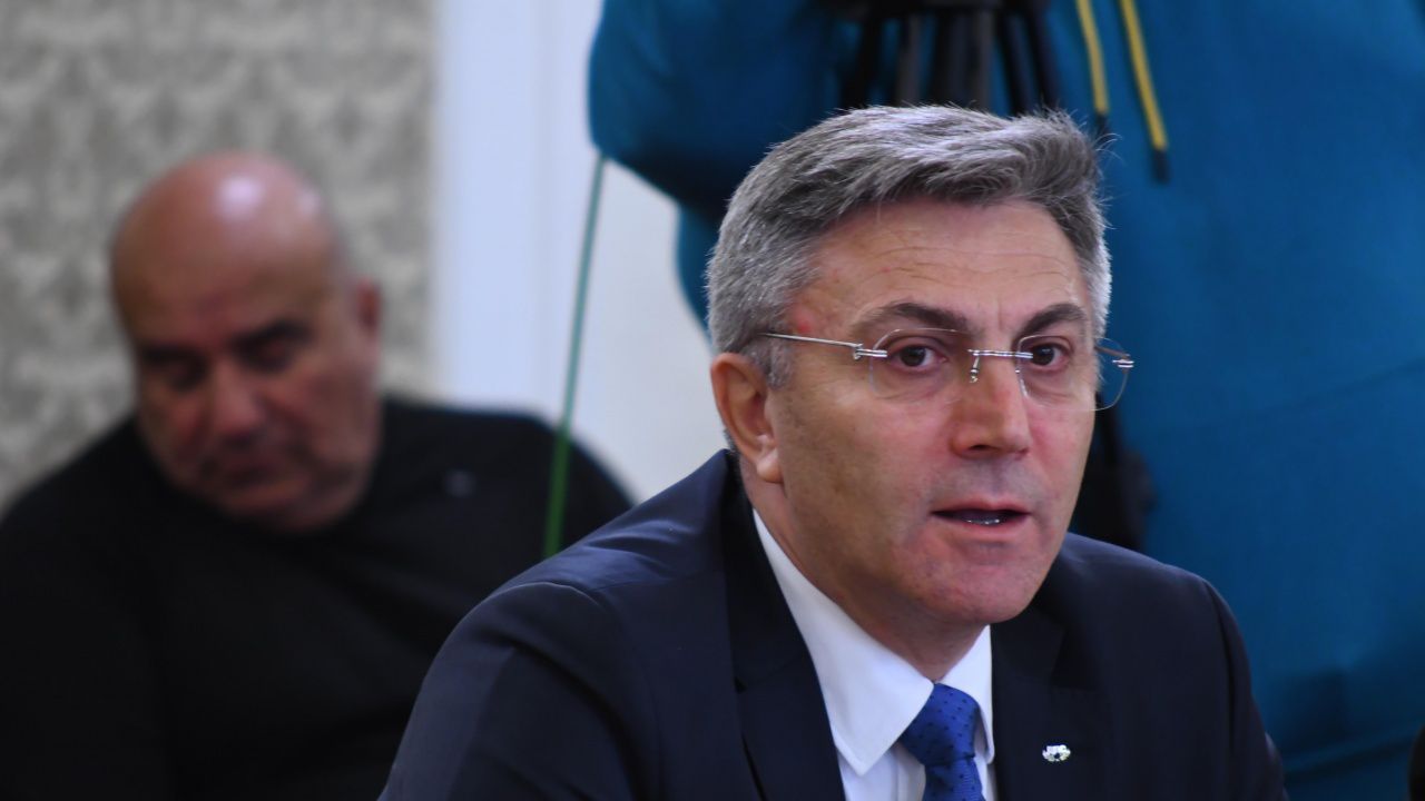 Карадайъ: При всички големи социални размествания цената се плаща от малцинствата